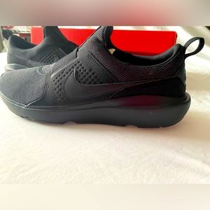 Women’s Nike, A.D., comfort, size 9.5 in black